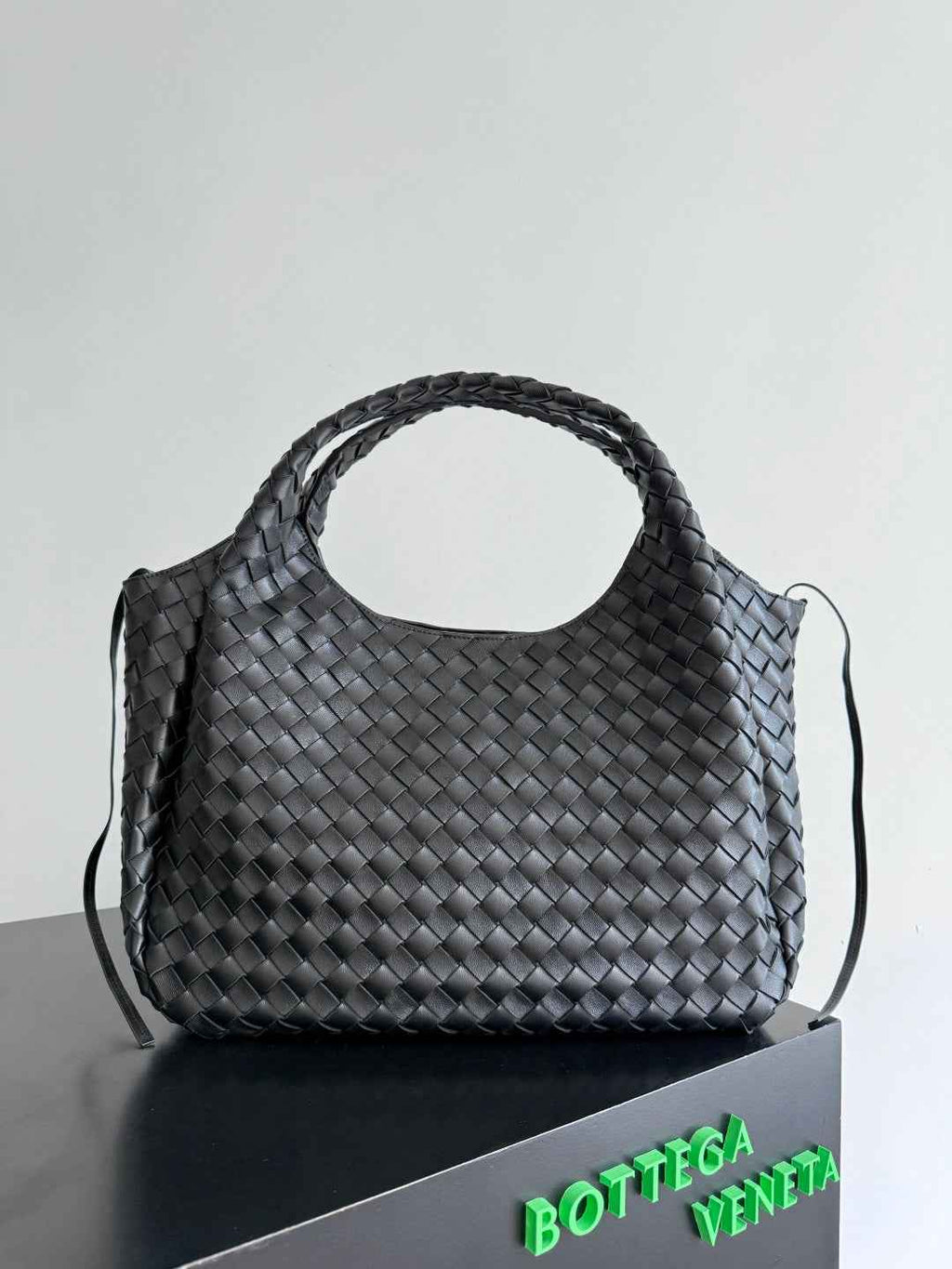 Bottega Veneta Large Campana Bag 844250 in Black