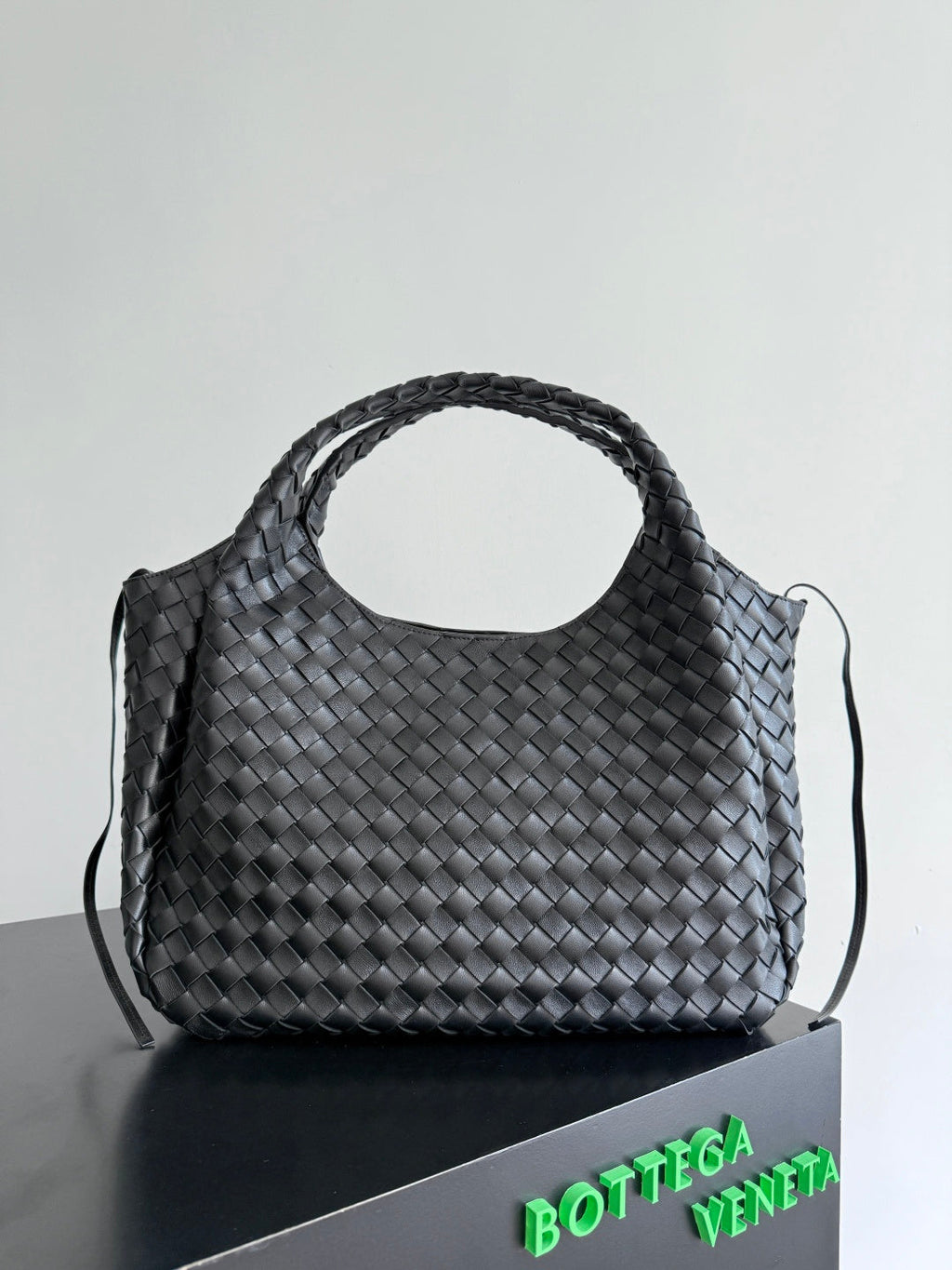 Bottega Veneta Large Campana Bag 844250 in Black