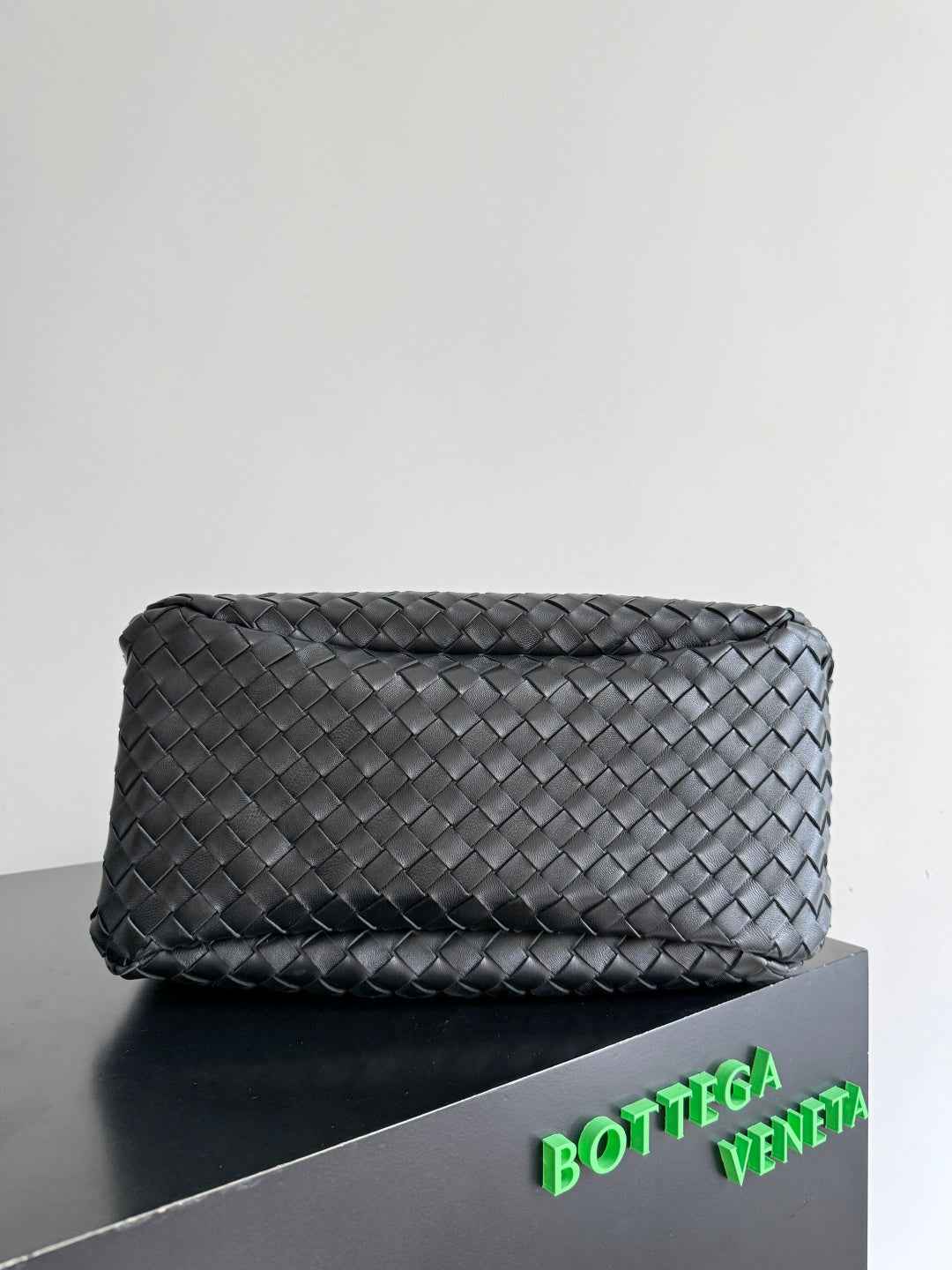 Bottega Veneta Large Campana Bag 844250 in Black