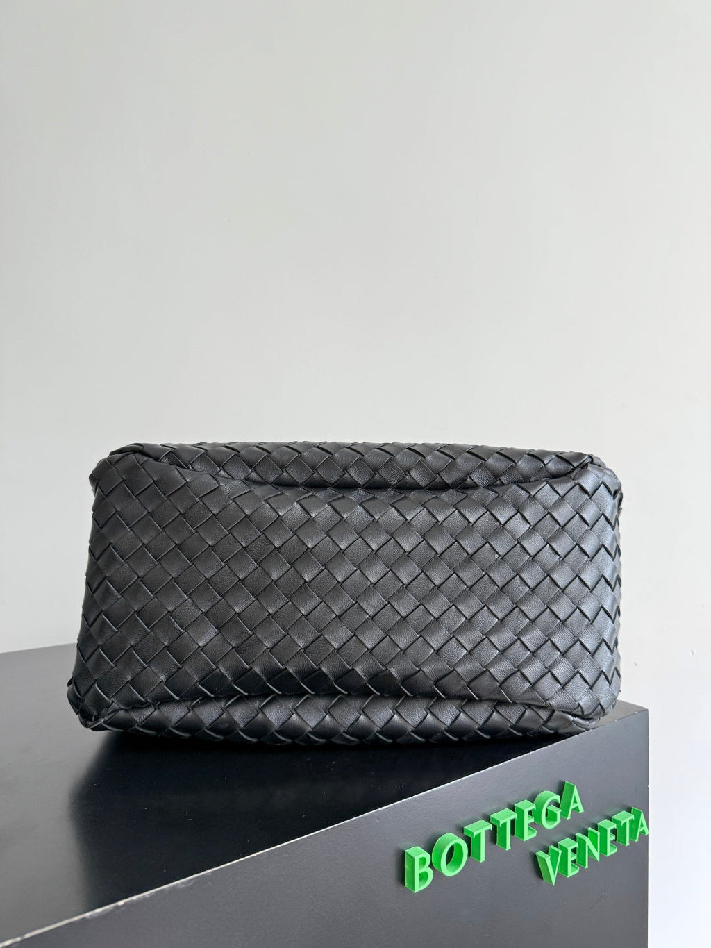 Bottega Veneta Large Campana Bag 844250 in Black