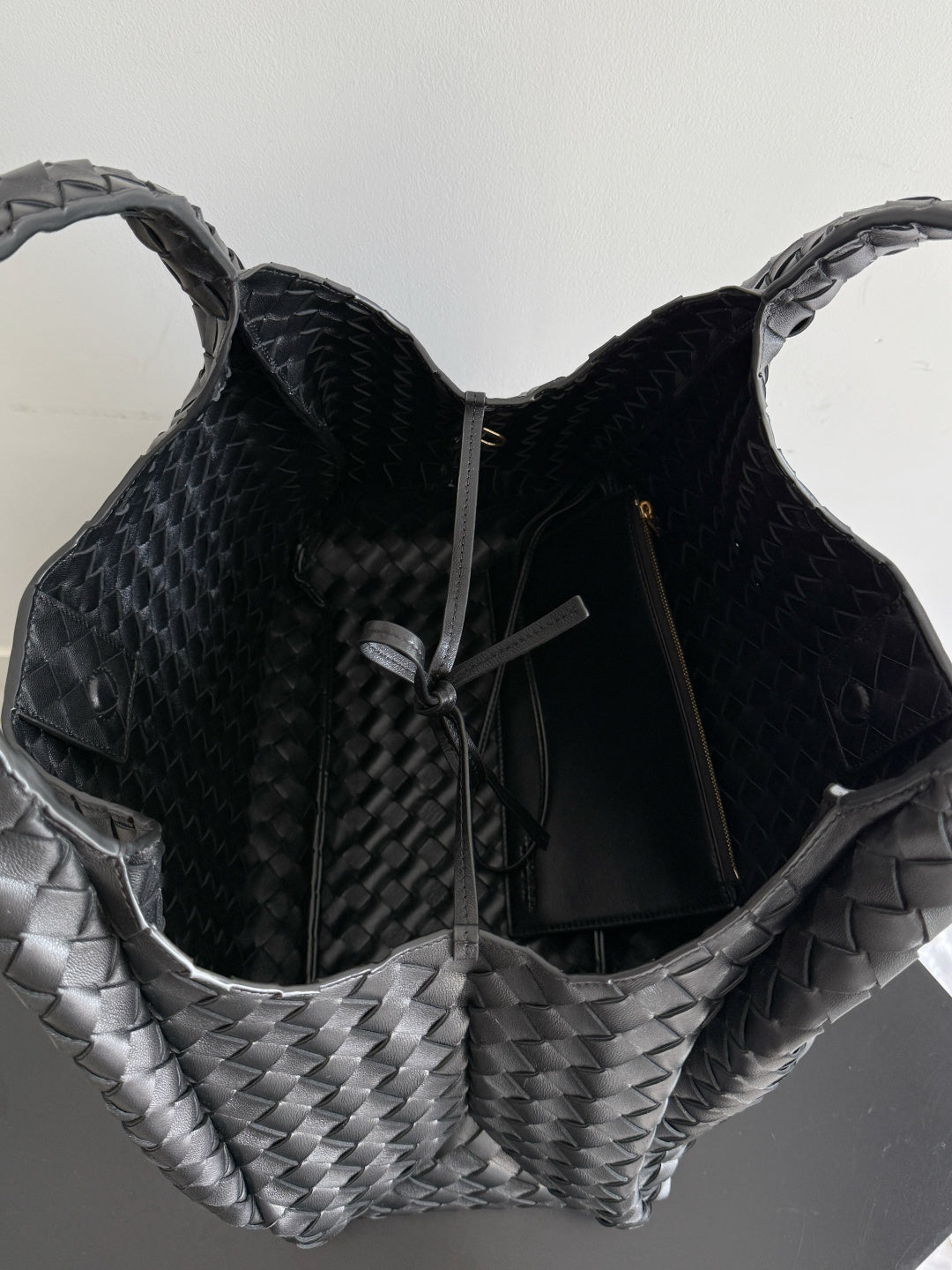 Bottega Veneta Large Campana Bag 844250 in Black