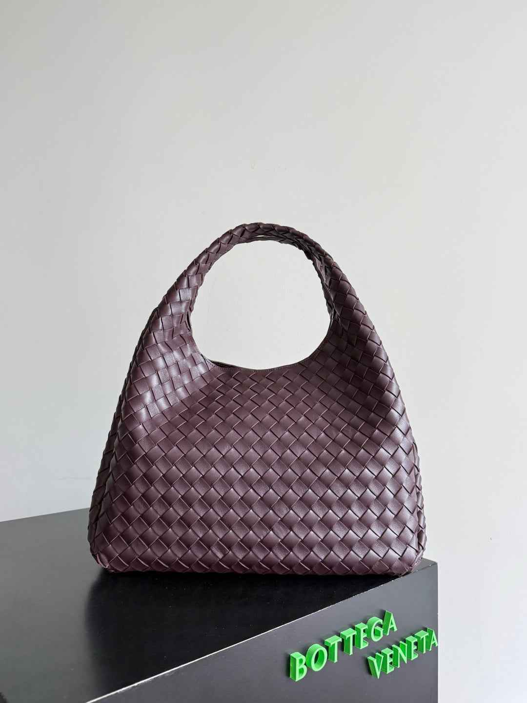 Bottega Veneta Large Campana Bag 844250 in Wine Red