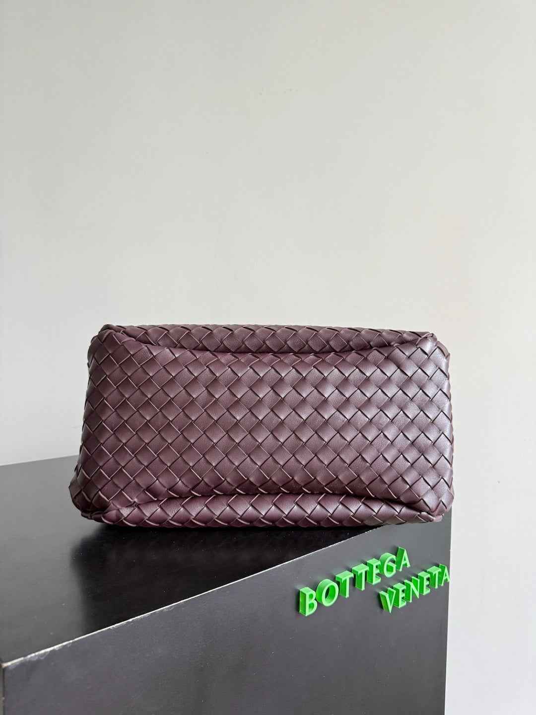 Bottega Veneta Large Campana Bag 844250 in Wine Red