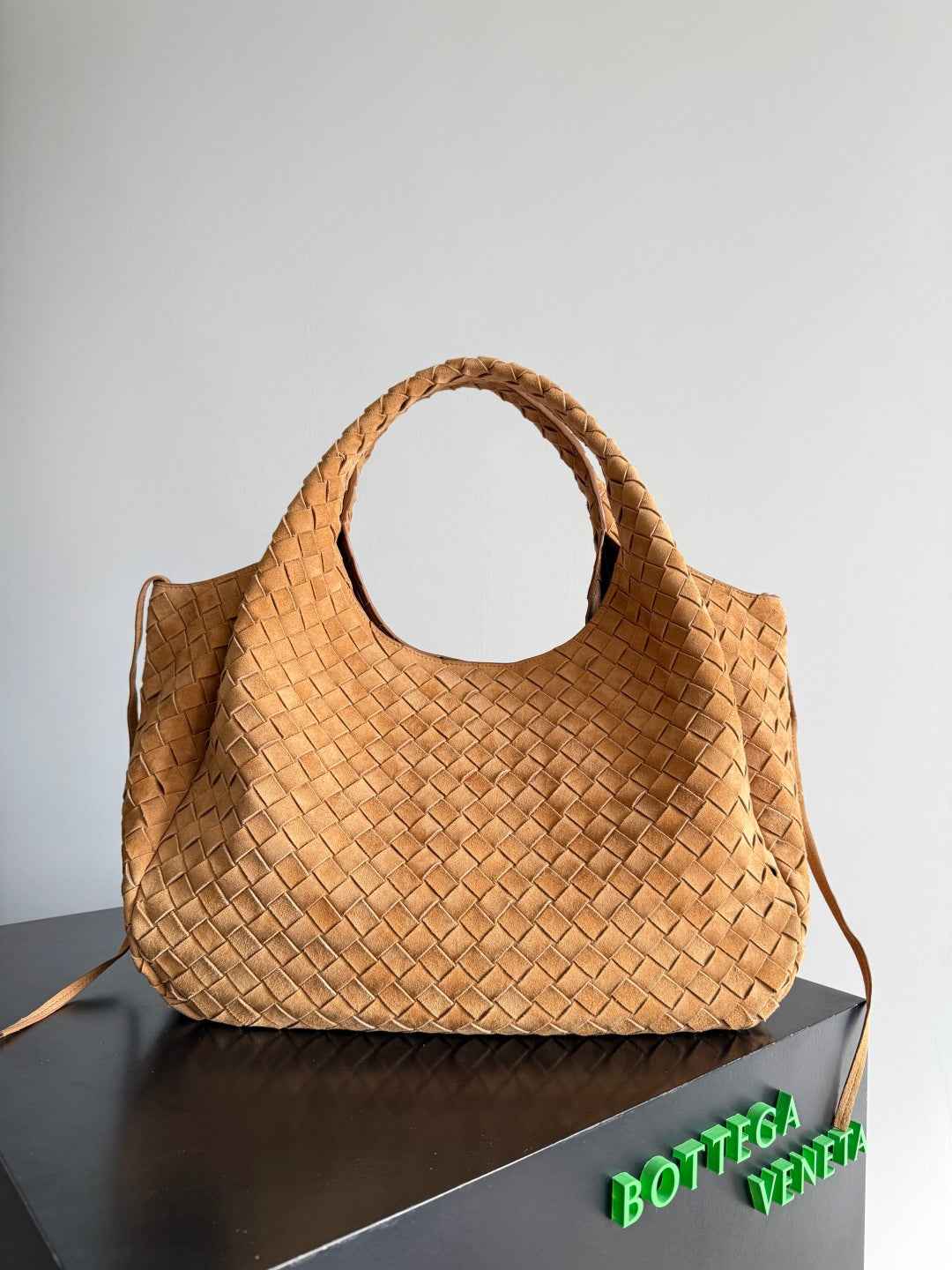 Bottega Veneta Large Campana Bag 844250 in Suede Brown