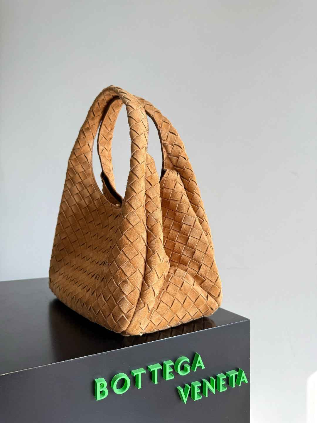 Bottega Veneta Large Campana Bag 844250 in Suede Brown