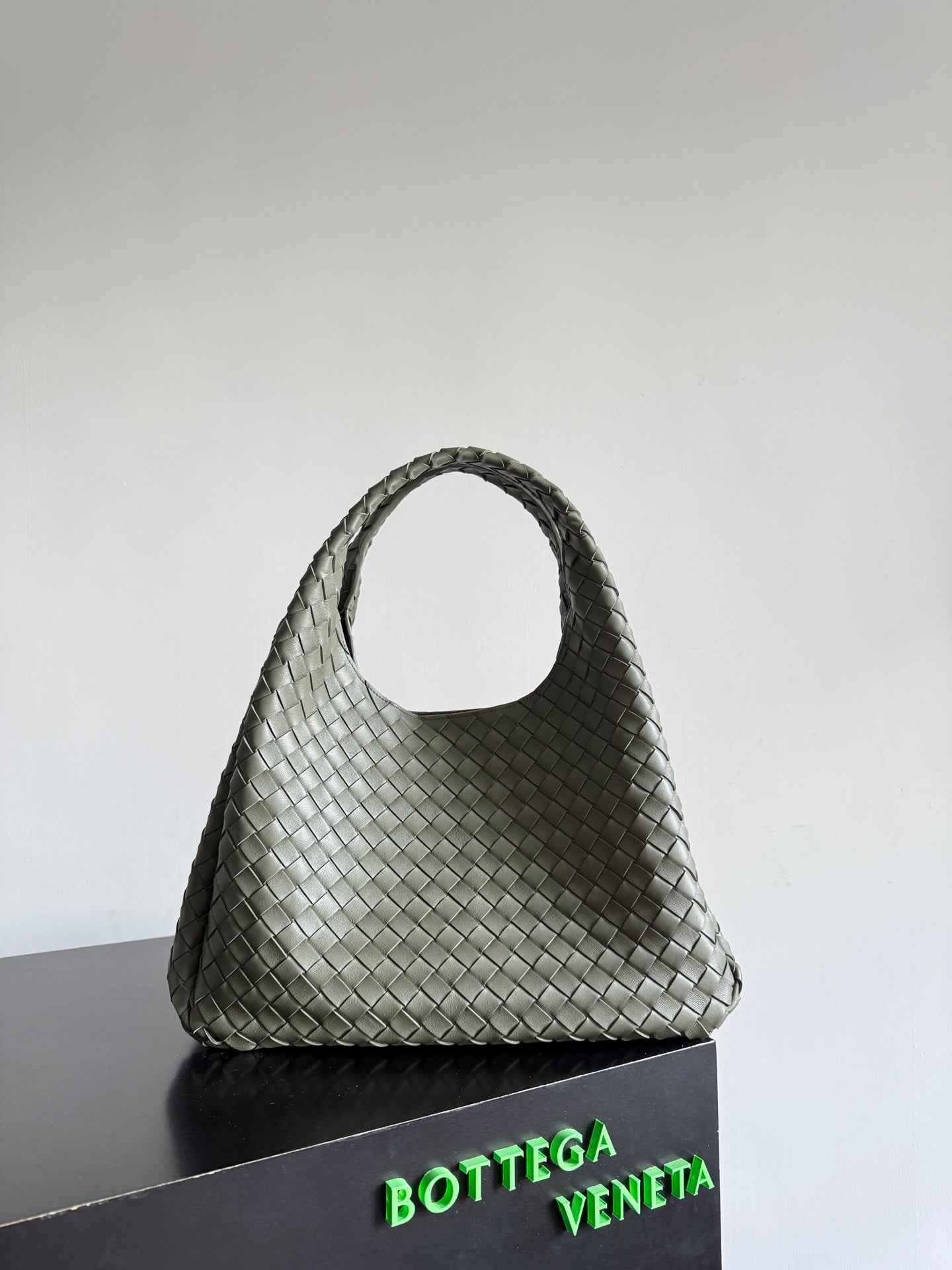 Bottega Veneta Large Campana Bag 844250 in Green