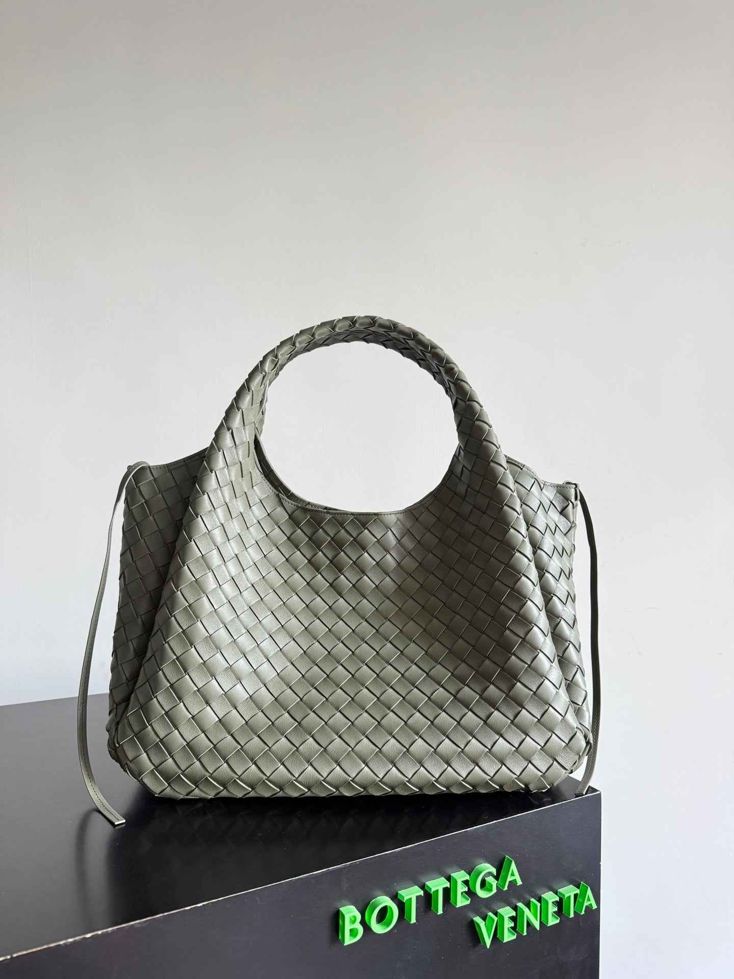 Bottega Veneta Large Campana Bag 844250 in Green
