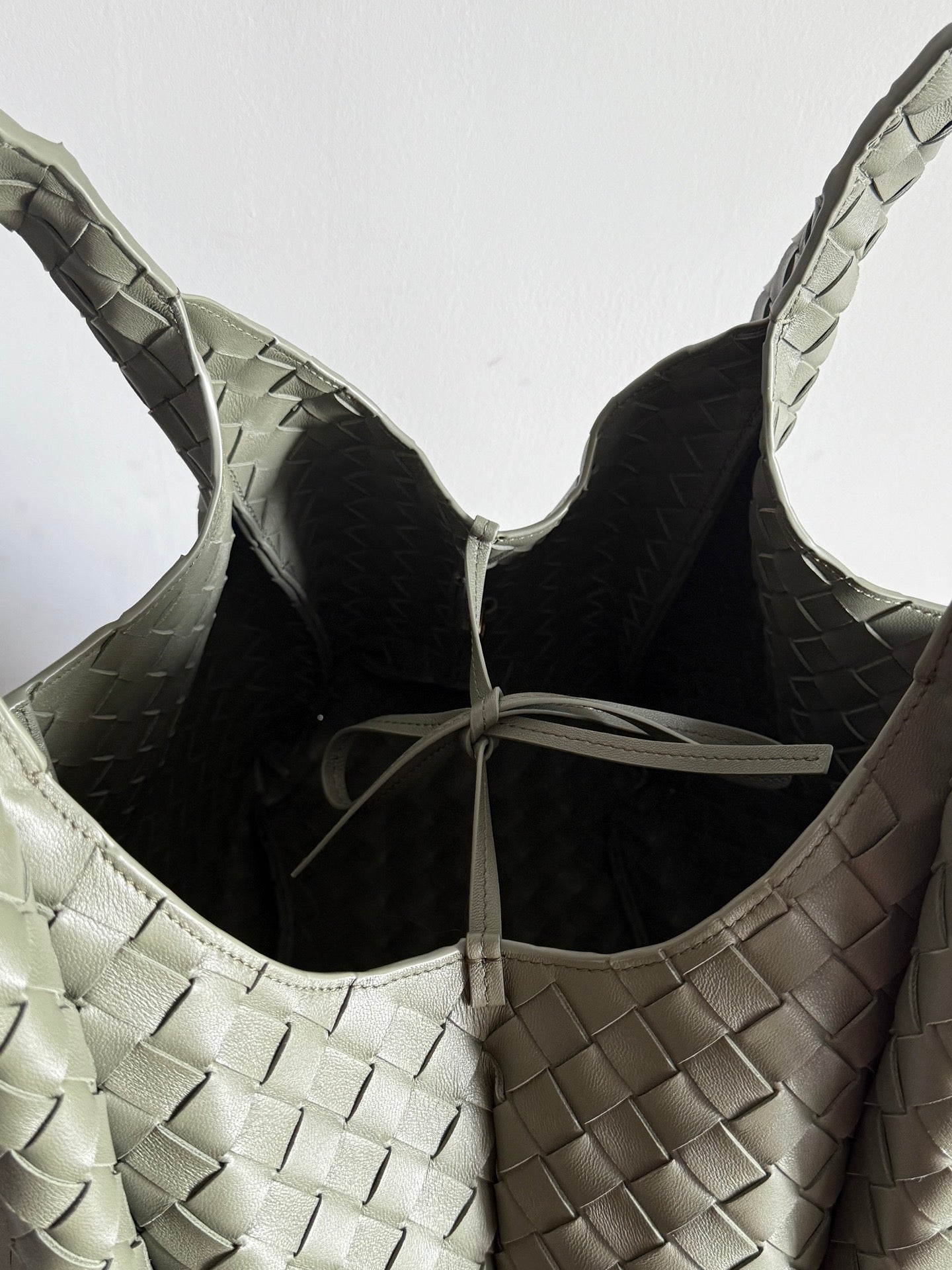 Bottega Veneta Large Campana Bag 844250 in Green