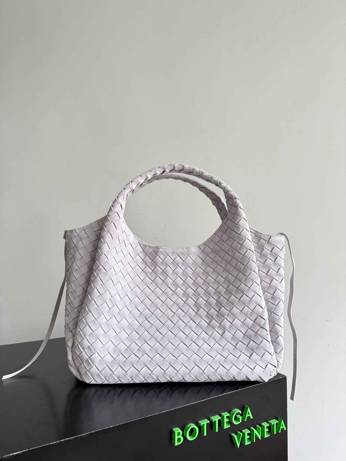 Bottega Veneta Large Campana Bag 844250 in Suede Beige
