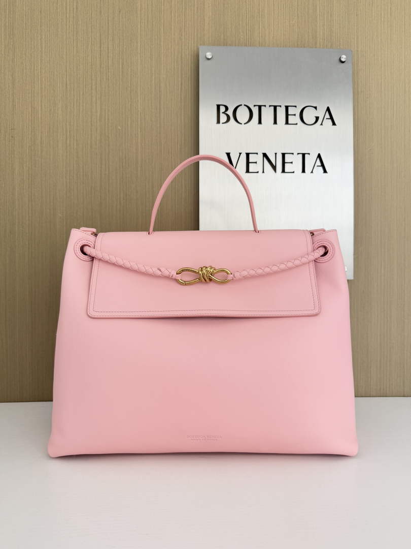 Bottega Veneta Large Ciao Ciao 826195 in Pink Calfskin