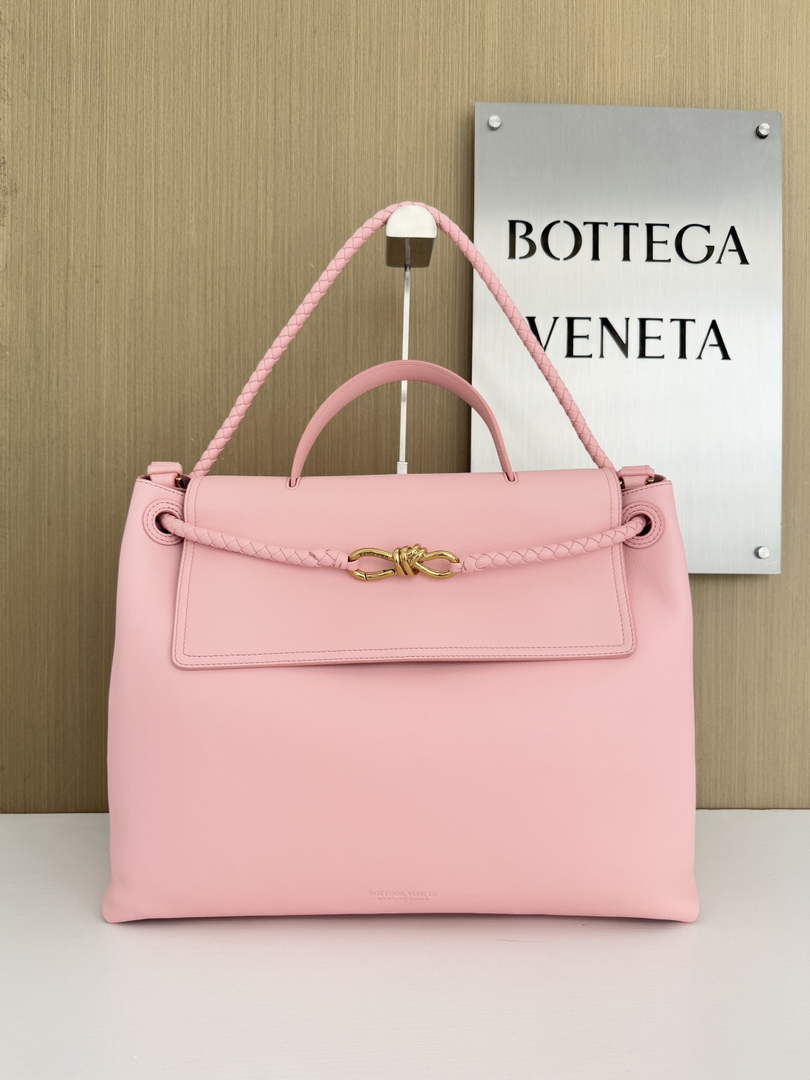 Bottega Veneta Large Ciao Ciao 826195 in Pink Calfskin
