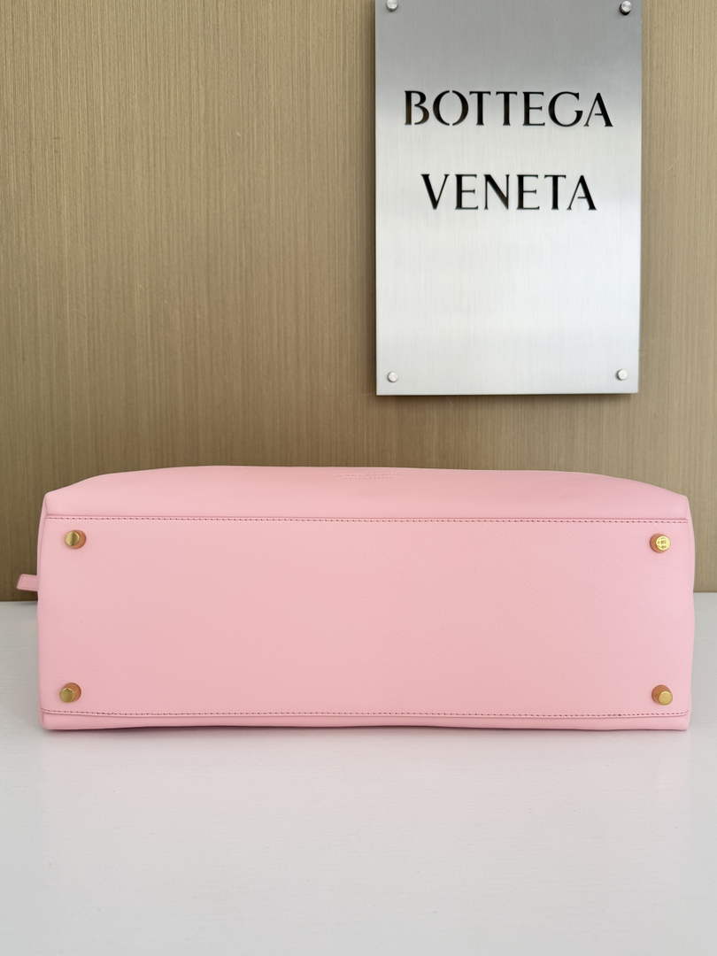 Bottega Veneta Large Ciao Ciao 826195 in Pink Calfskin