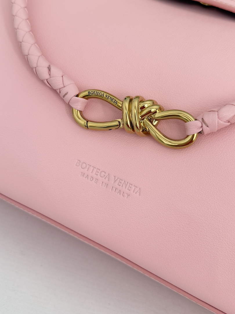 Bottega Veneta Large Ciao Ciao 826195 in Pink Calfskin