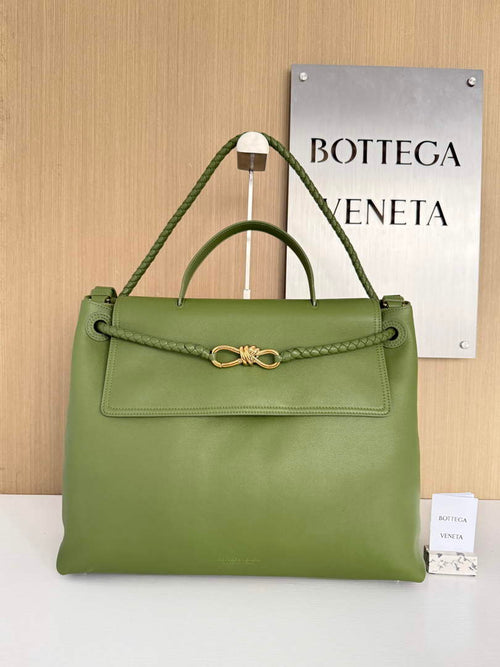 Bottega Veneta Large Ciao Ciao 826195 in Green Calfskin
