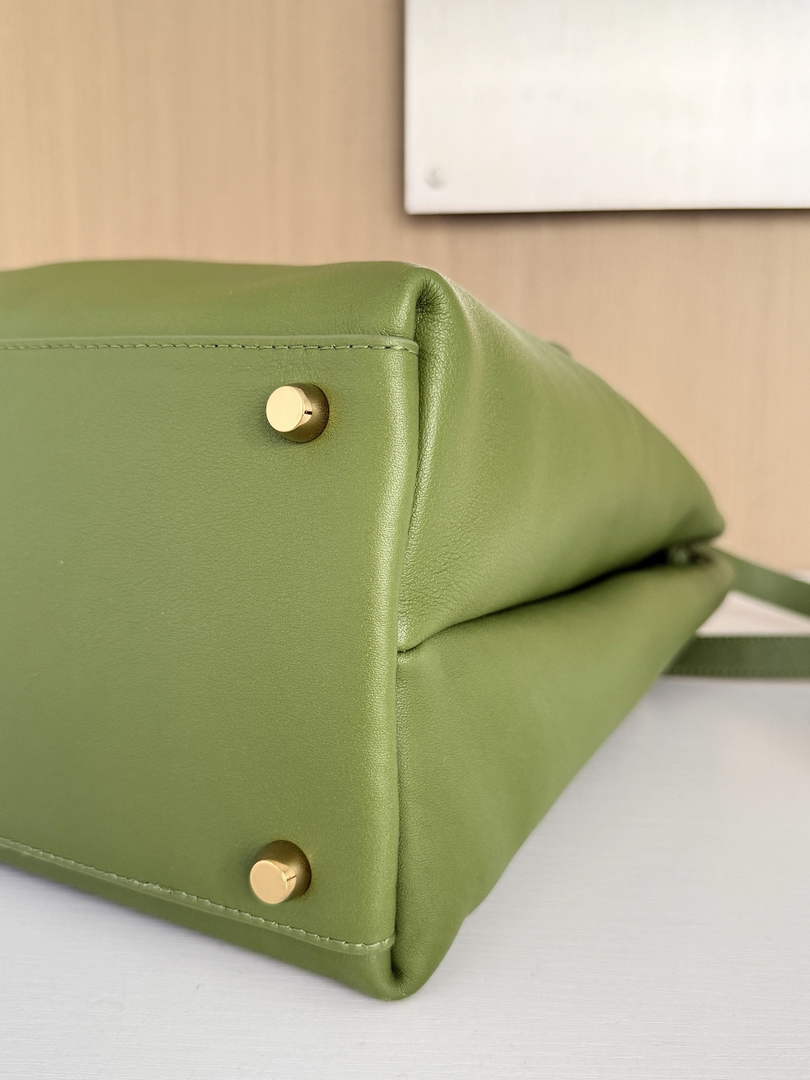 Bottega Veneta Large Ciao Ciao 826195 in Green Calfskin