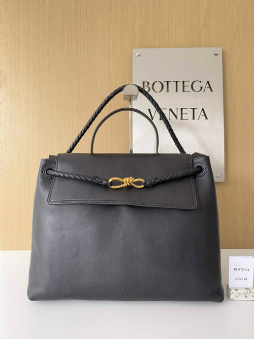 Bottega Veneta Large Ciao Ciao 826195 in Black Calfskin