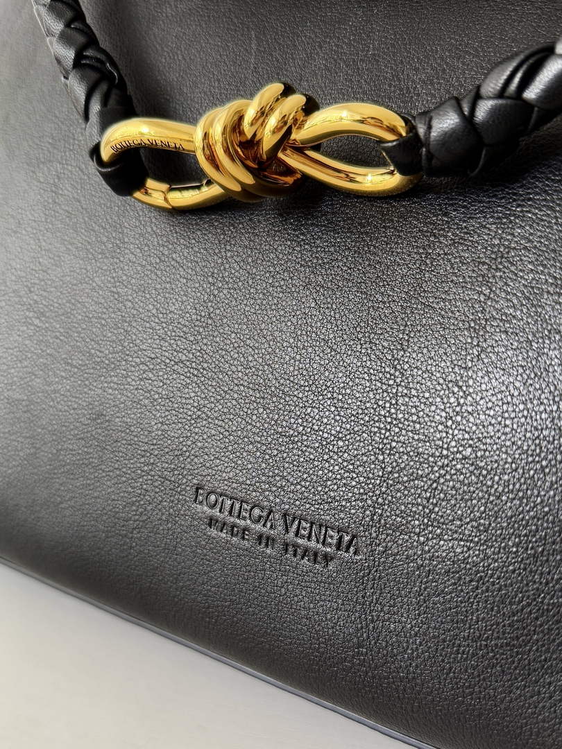 Bottega Veneta Large Ciao Ciao 826195 in Black Calfskin