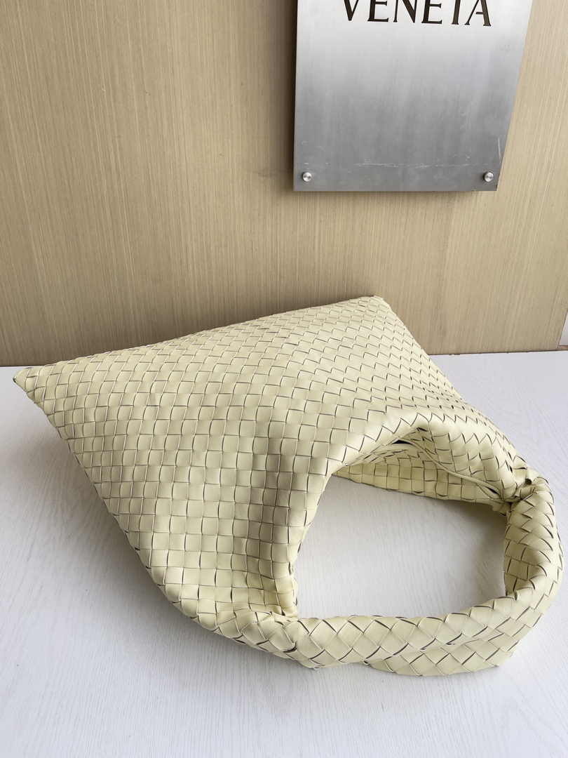 Bottega Veneta Large Hop Bag 763970 Calfskin Light Yellow