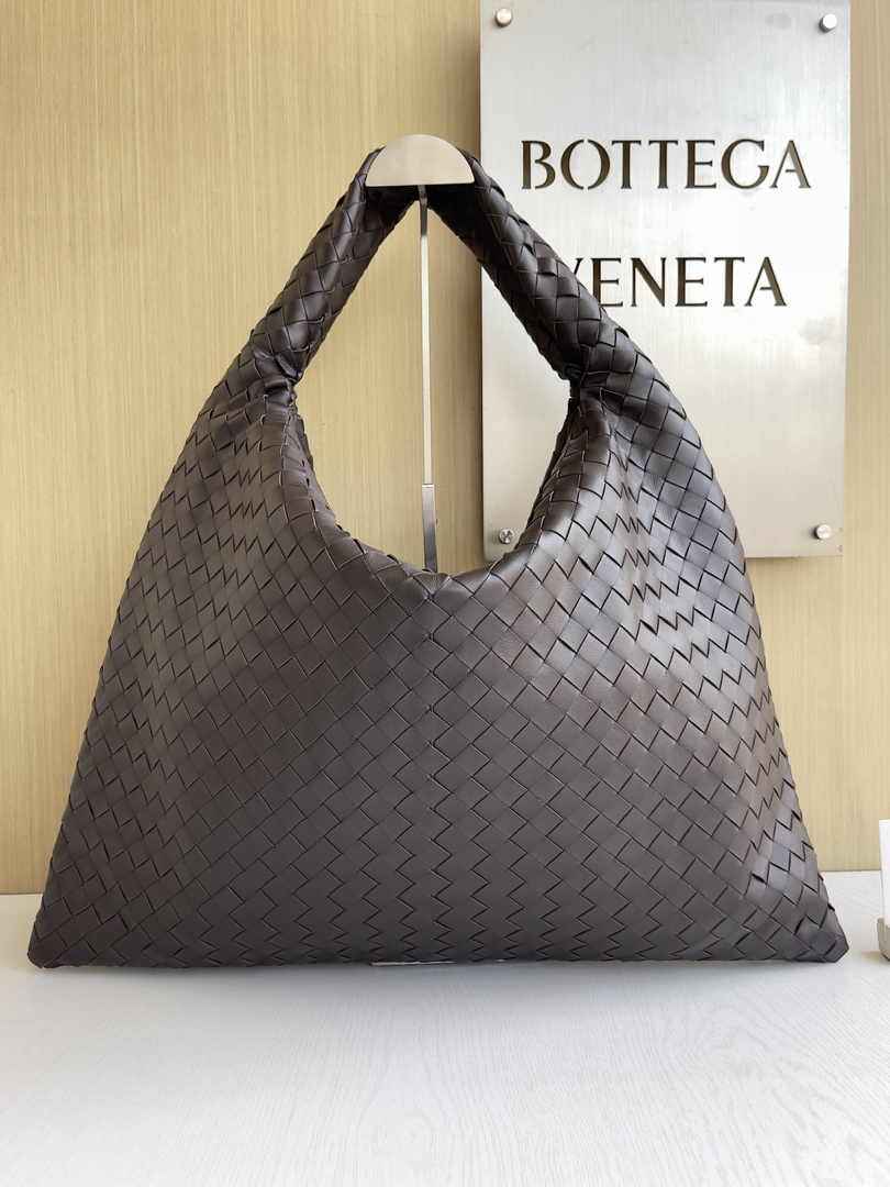 Bottega Veneta Large Hop Bag 763970 Calfskin Brown