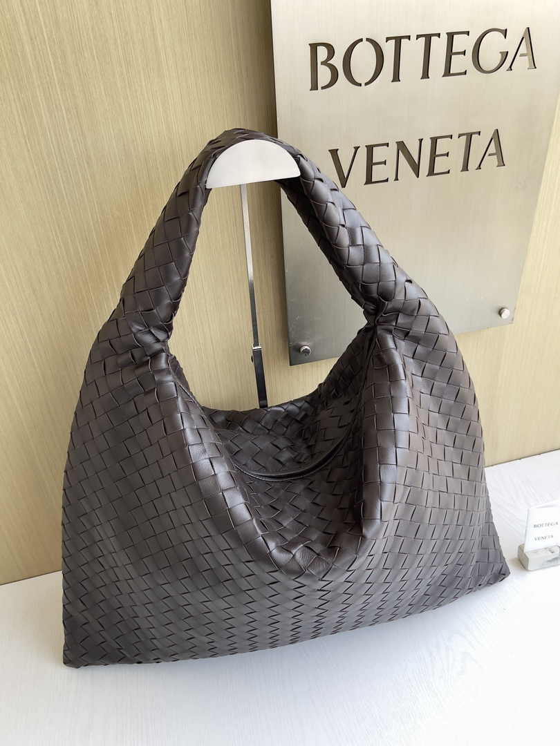 Bottega Veneta Large Hop Bag 763970 Calfskin Brown