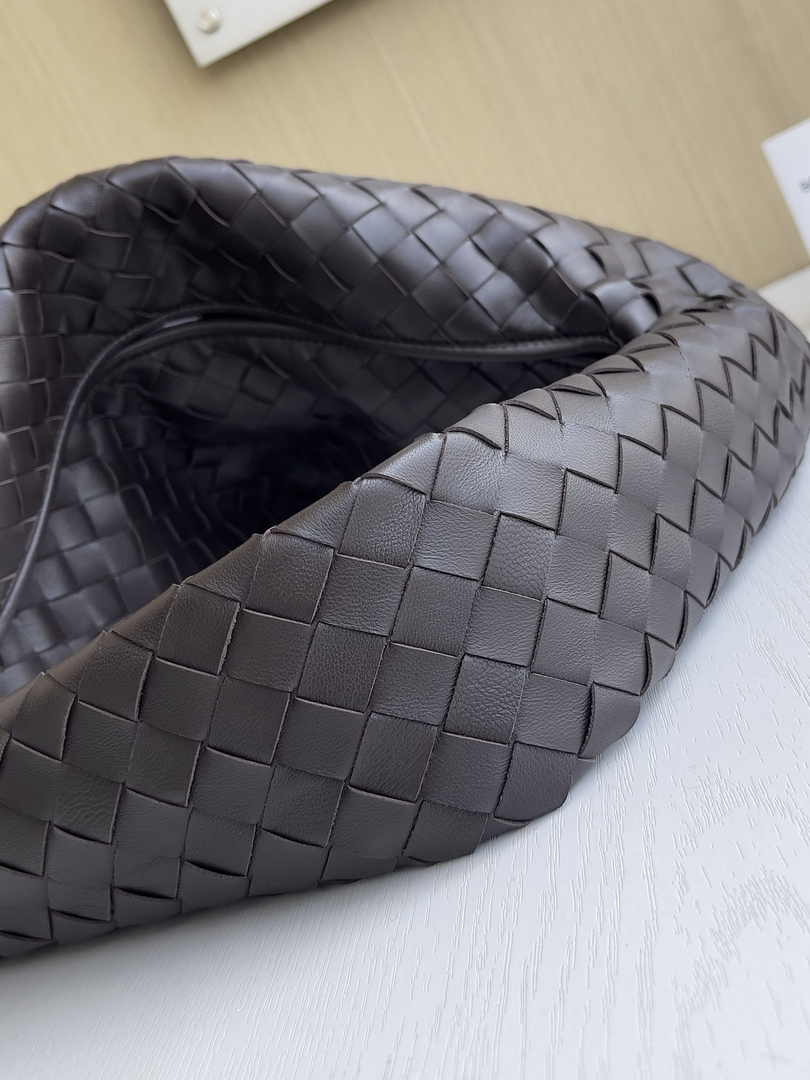Bottega Veneta Large Hop Bag 763970 Calfskin Brown