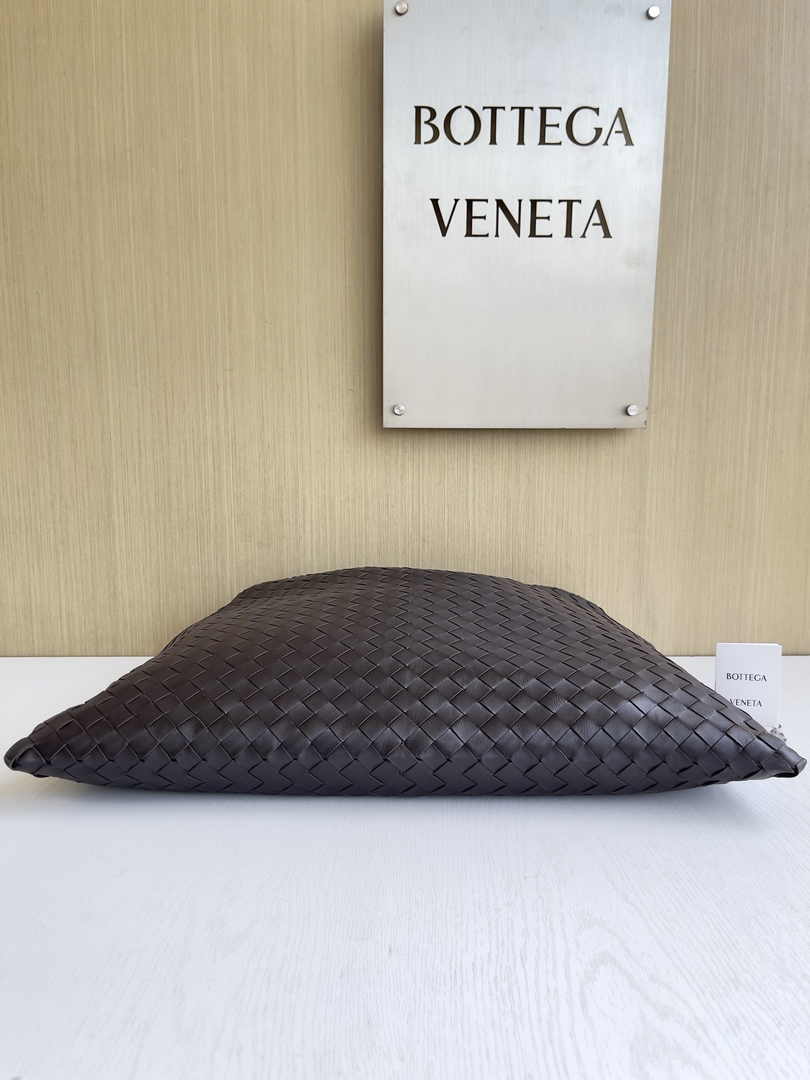 Bottega Veneta Large Hop Bag 763970 Calfskin Brown