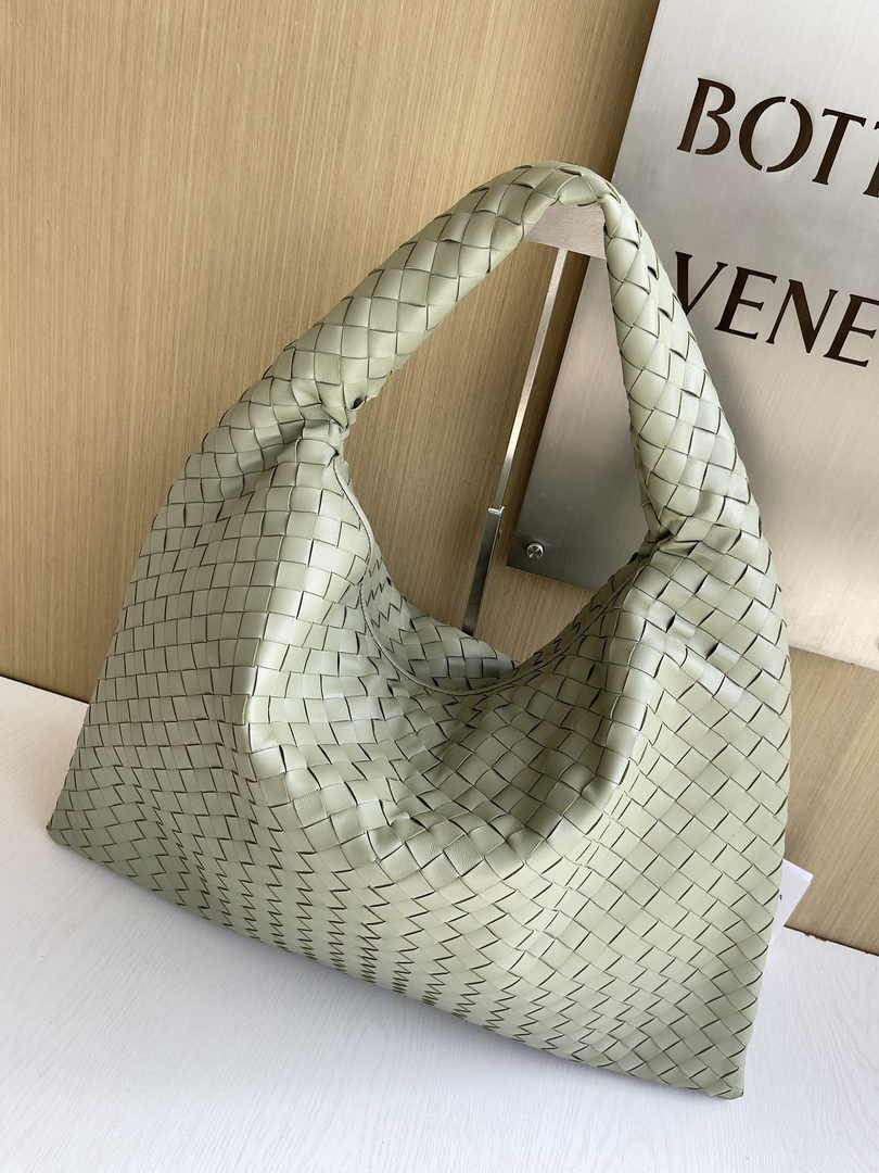 Bottega Veneta Large Hop Bag 763970 Calfskin Light Green