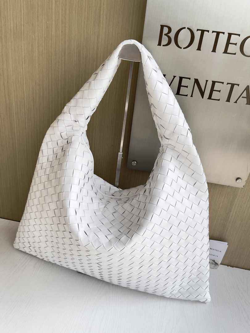 Bottega Veneta Large Hop Bag 763970 Calfskin White
