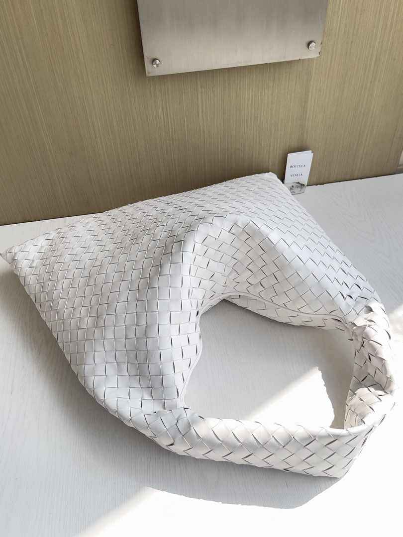 Bottega Veneta Large Hop Bag 763970 Calfskin White