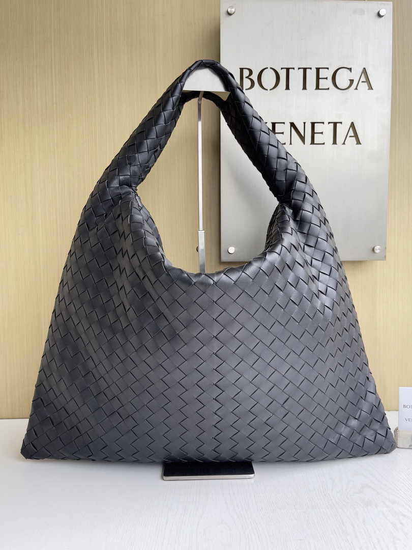 Bottega Veneta Large Hop Bag 763970 Calfskin Black