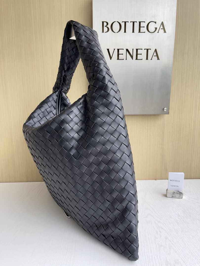 Bottega Veneta Large Hop Bag 763970 Calfskin Black