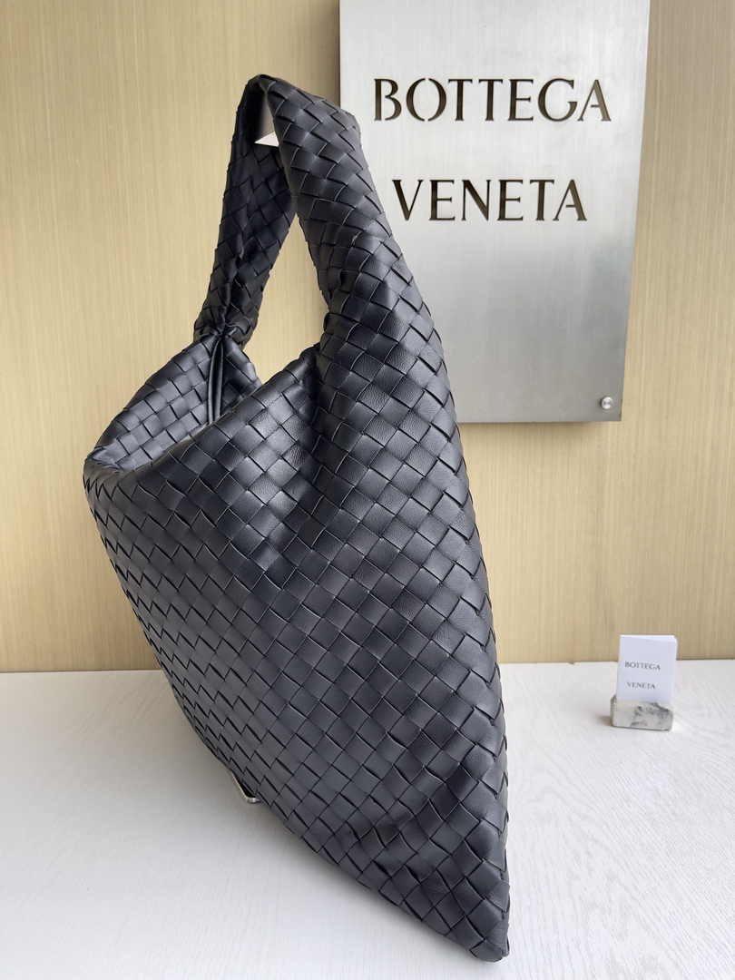 Bottega Veneta Large Hop Bag 763970 Calfskin Black