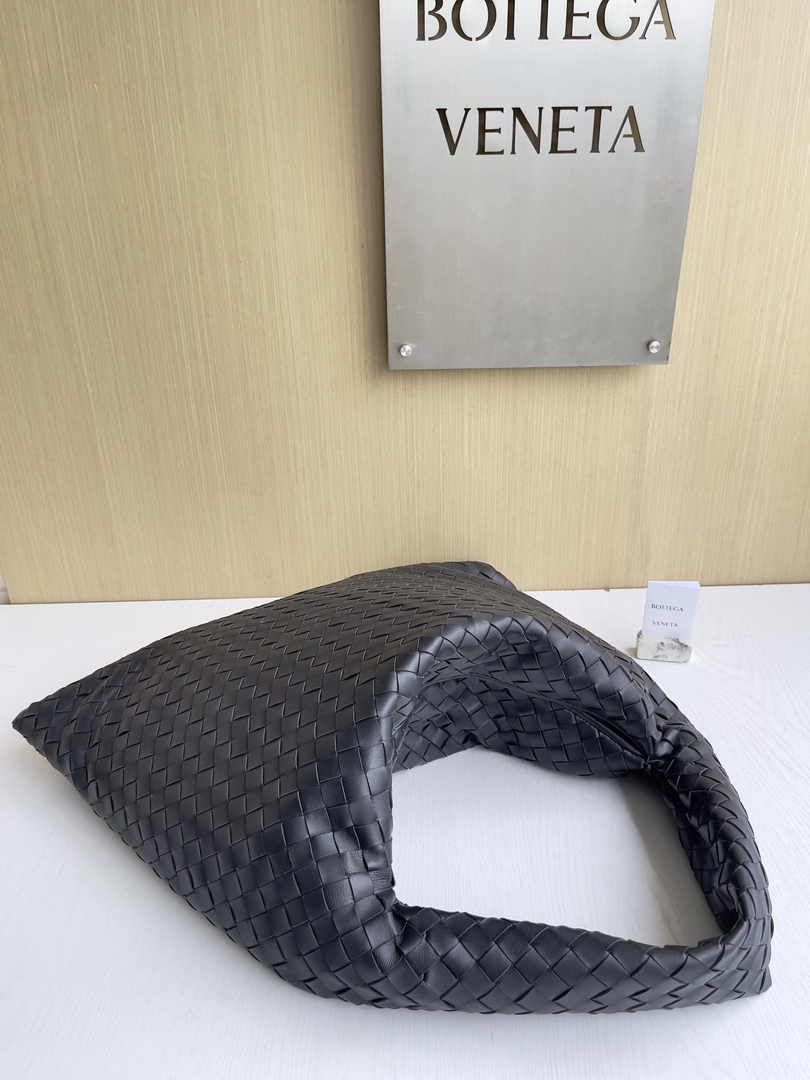 Bottega Veneta Large Hop Bag 763970 Calfskin Black