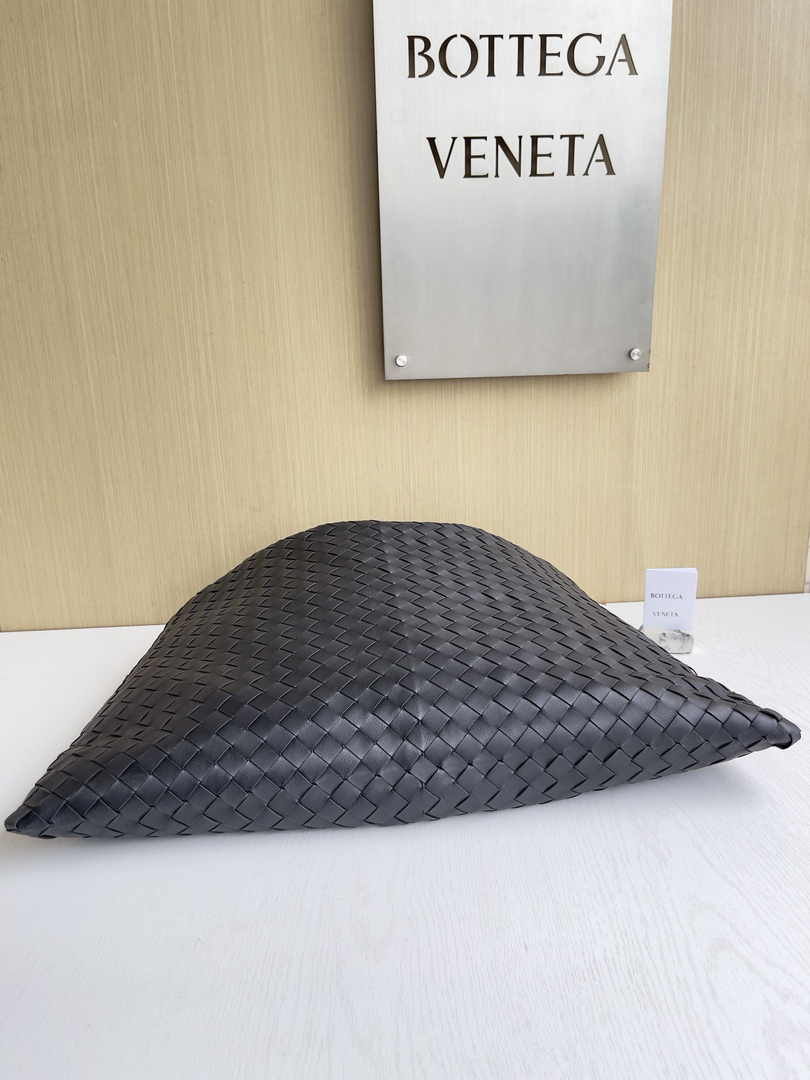 Bottega Veneta Large Hop Bag 763970 Calfskin Black