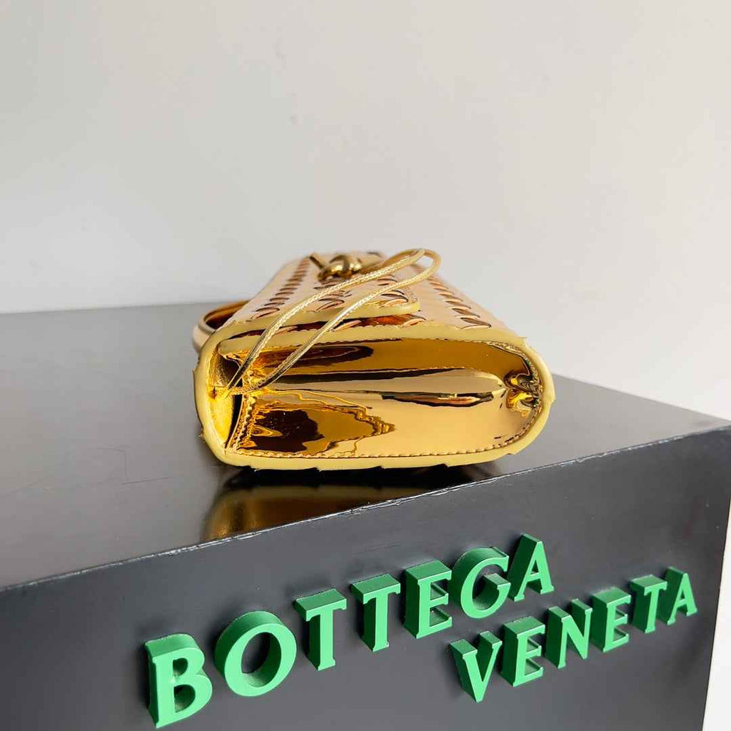 Bottega Veneta Long Clutch Andiamo With Handle 741511 Calfskin Gold