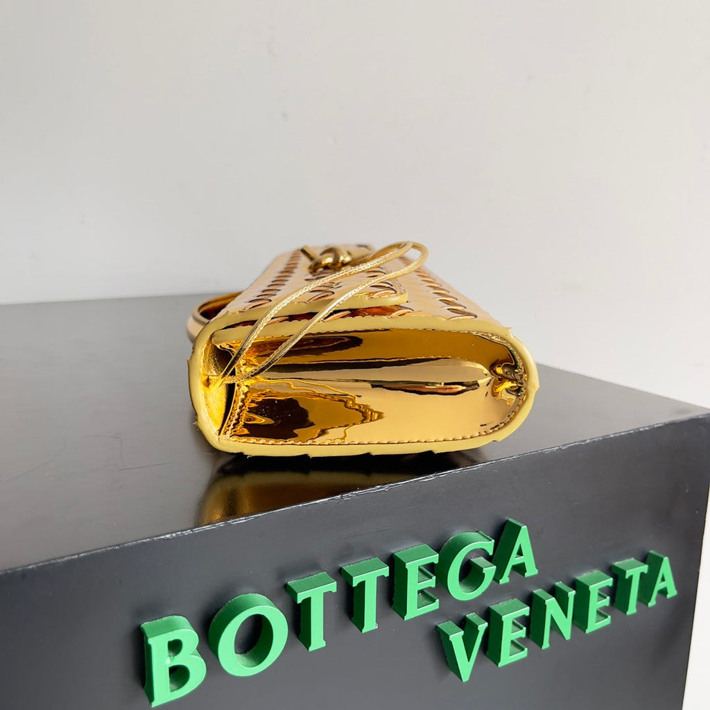 Bottega Veneta Long Clutch Andiamo With Handle 741511 Calfskin Gold