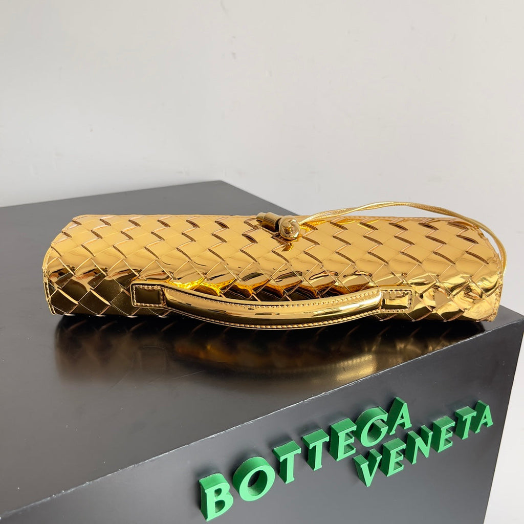 Bottega Veneta Long Clutch Andiamo With Handle 741511 Calfskin Gold