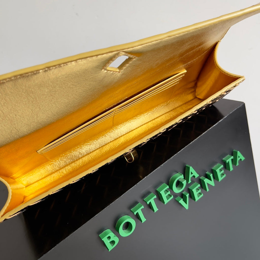 Bottega Veneta Long Clutch Andiamo With Handle 741511 Calfskin Gold