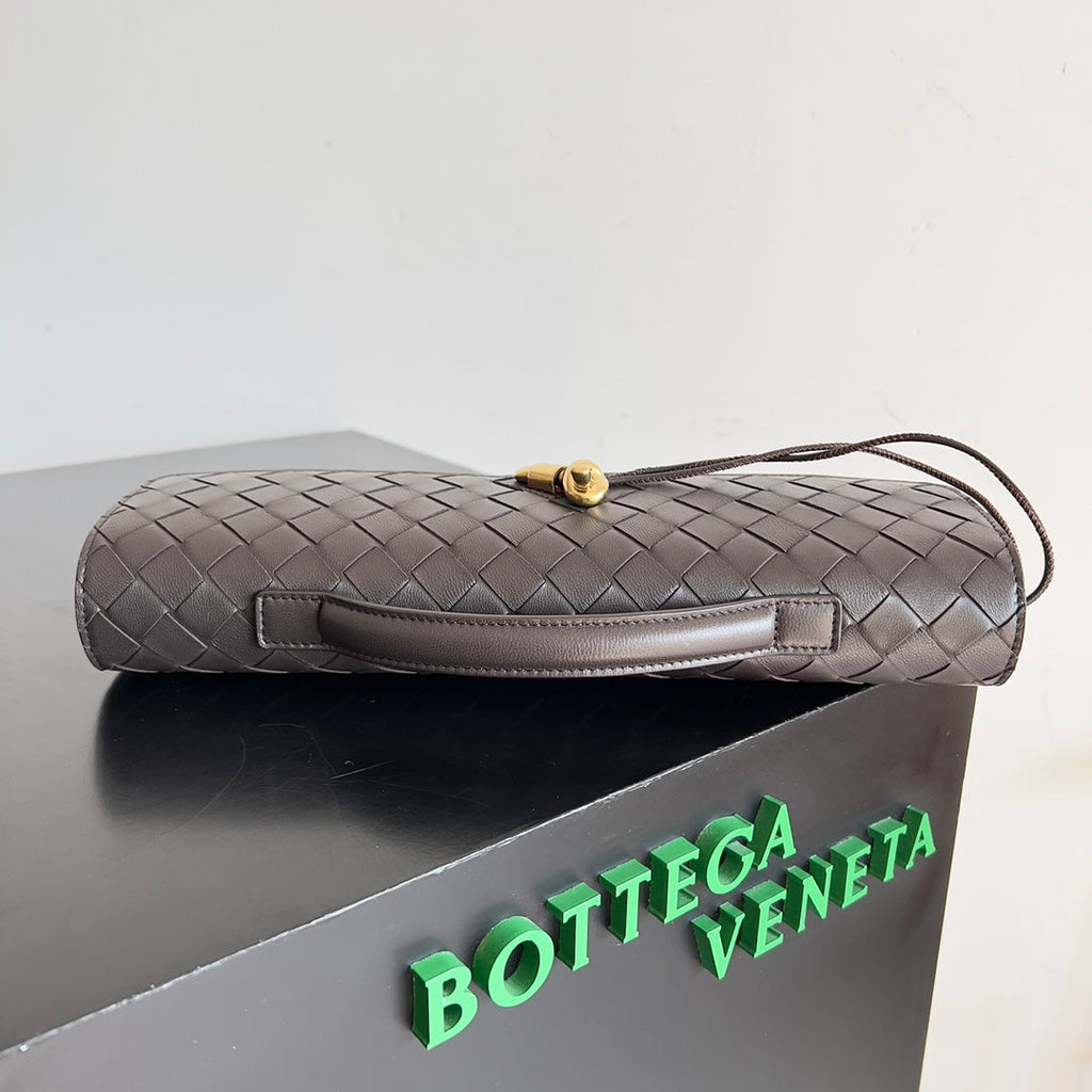 Bottega Veneta Long Clutch Andiamo With Handle 741511 Calfskin Brown
