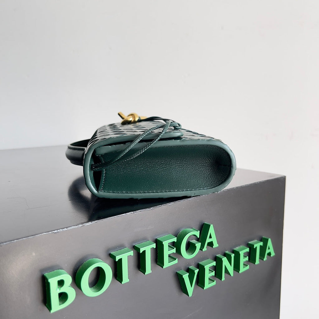 Bottega Veneta Long Clutch Andiamo With Handle 741511 Calfskin Green