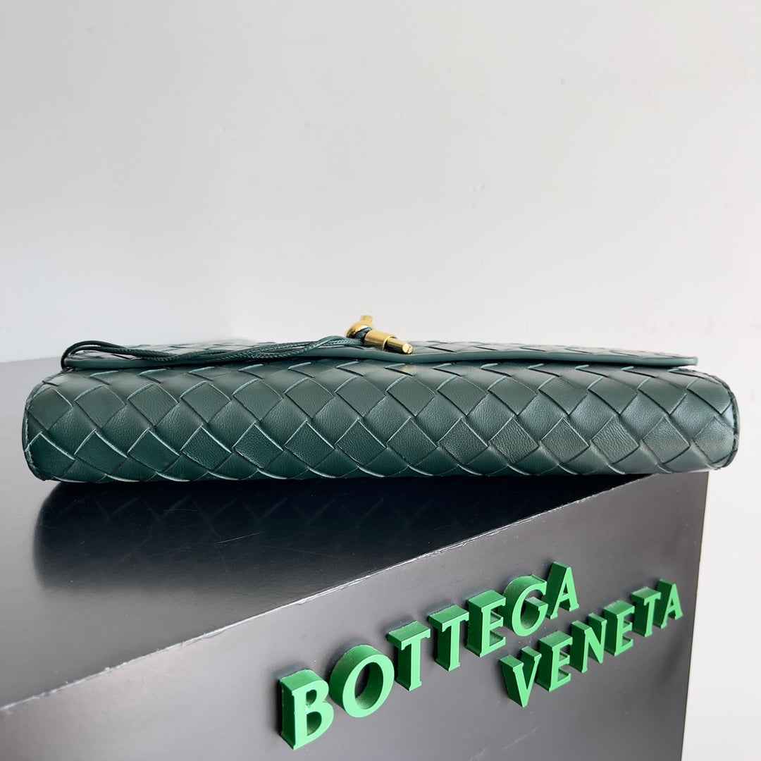 Bottega Veneta Long Clutch Andiamo With Handle 741511 Calfskin Green