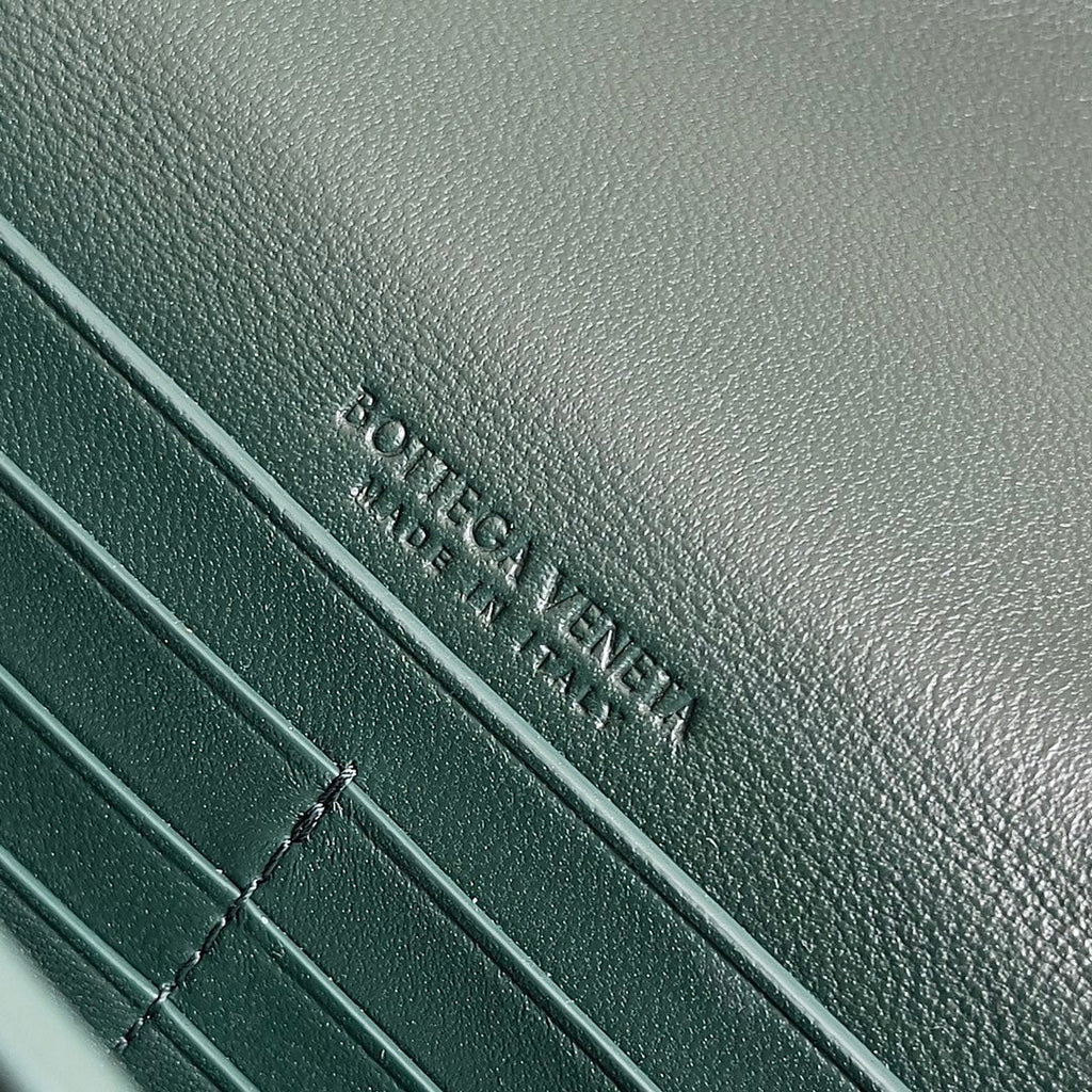 Bottega Veneta Long Clutch Andiamo With Handle 741511 Calfskin Green