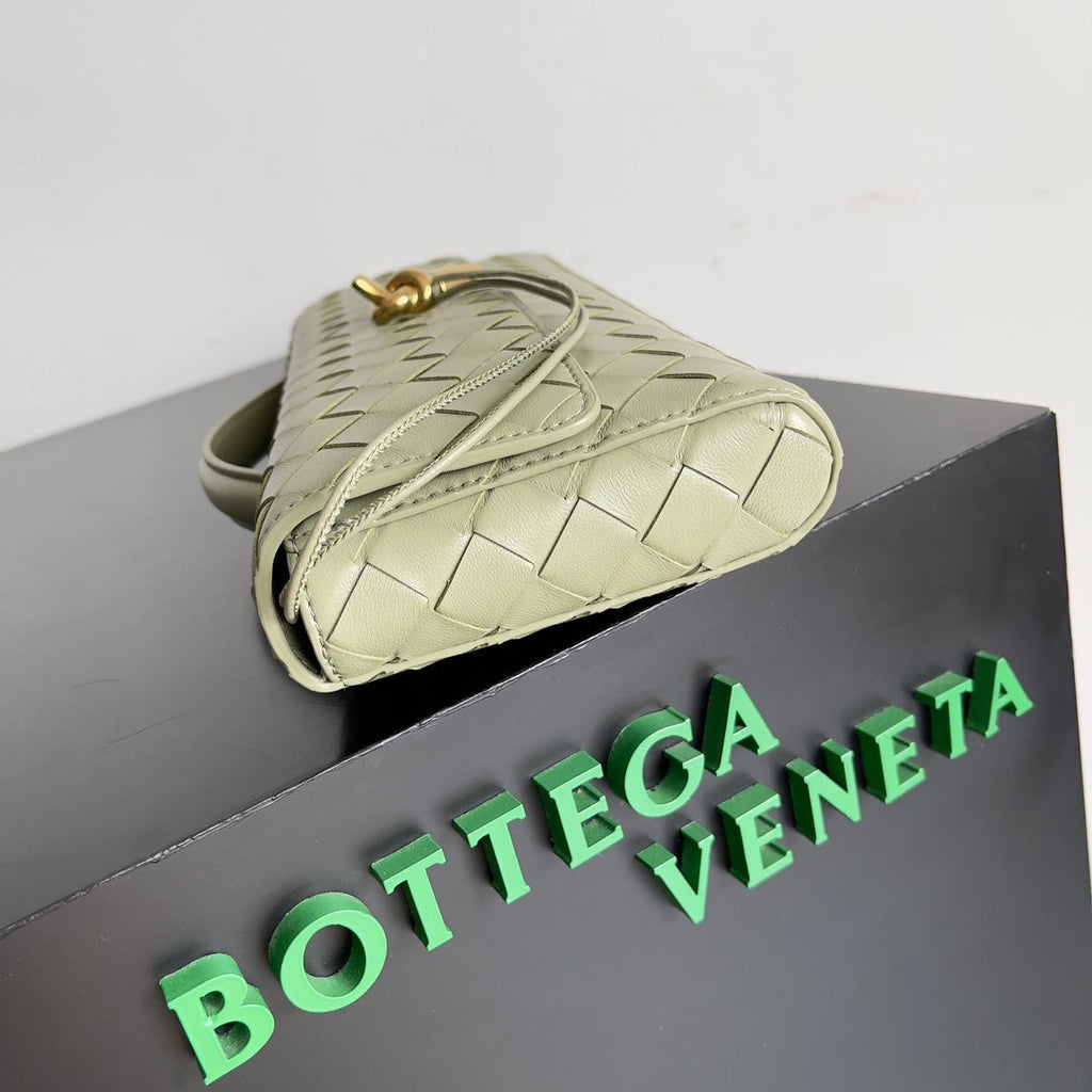 Bottega Veneta Long Clutch Andiamo With Handle 741511 Calfskin Light Green