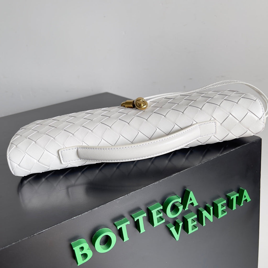 Bottega Veneta Long Clutch Andiamo With Handle 741511 Calfskin White