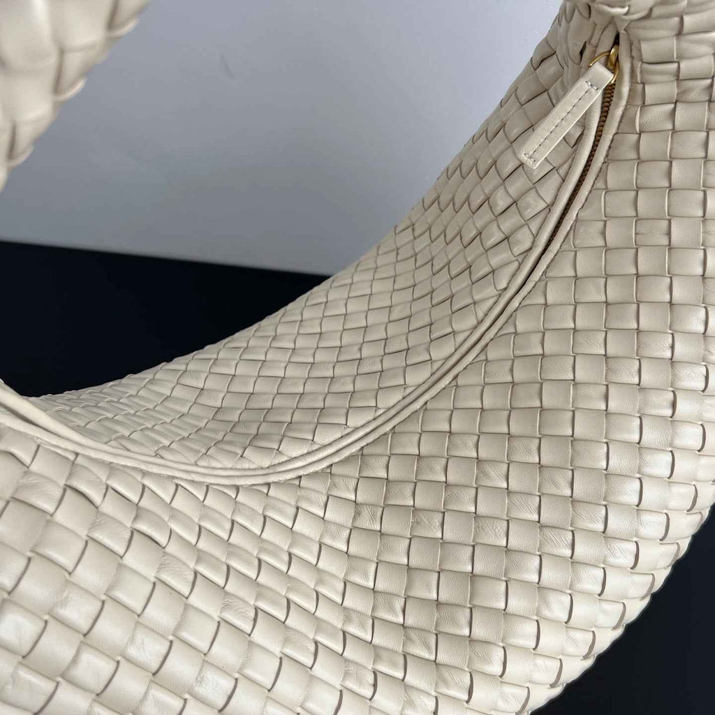 Bottega Veneta Maxi Veneta Bag 856739 in Beige