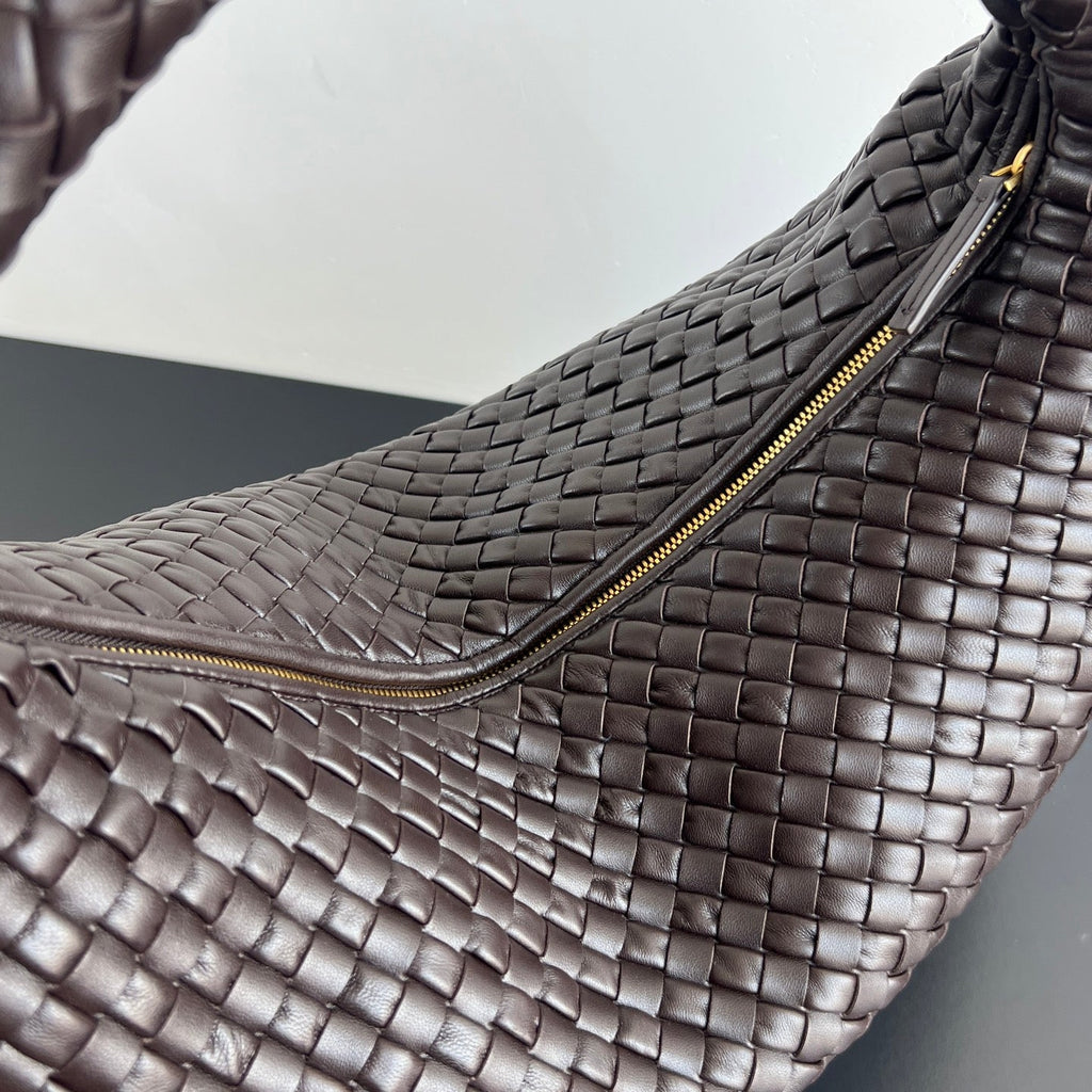 Bottega Veneta Maxi Veneta Bag 856739 in Coffee