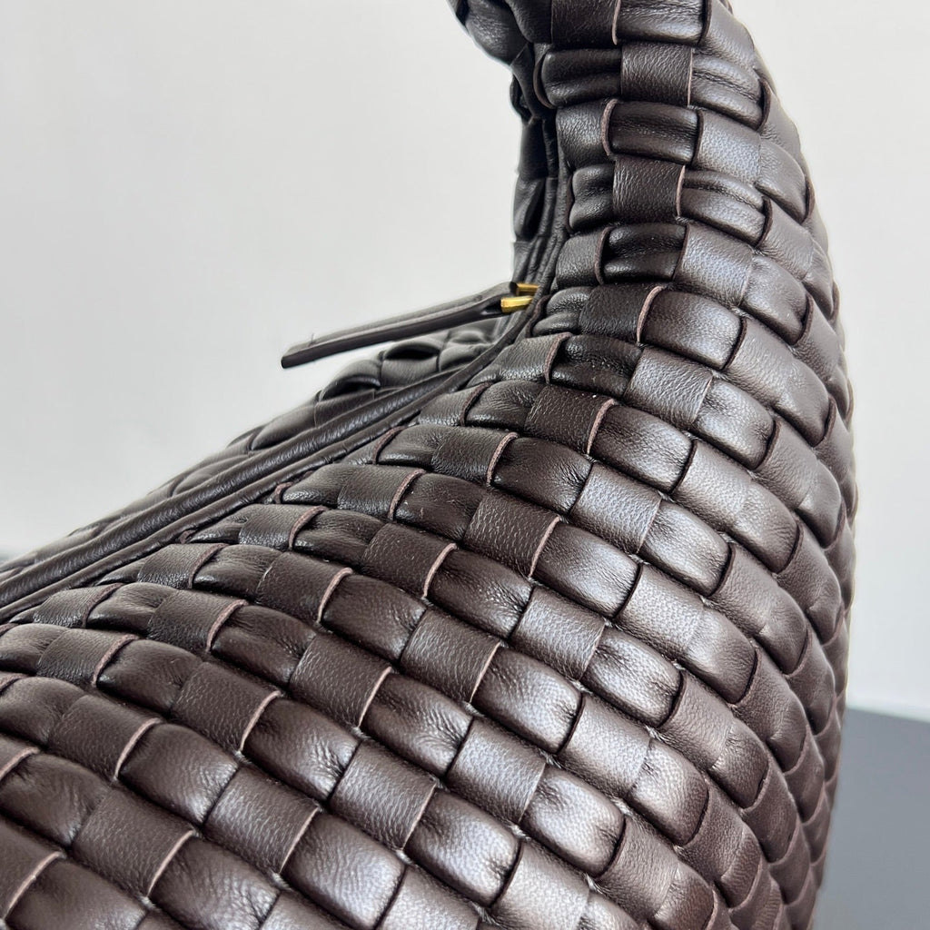 Bottega Veneta Maxi Veneta Bag 856739 in Coffee