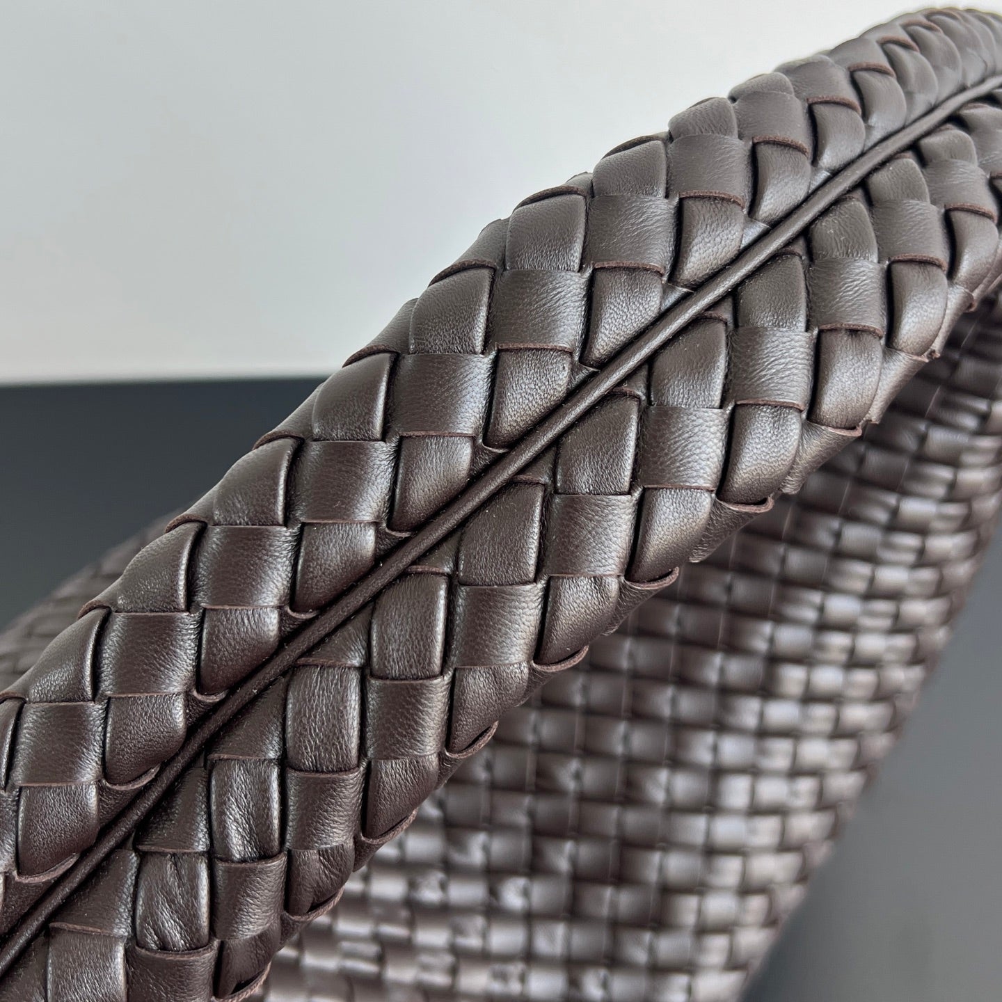 Bottega Veneta Maxi Veneta Bag 856739 in Coffee