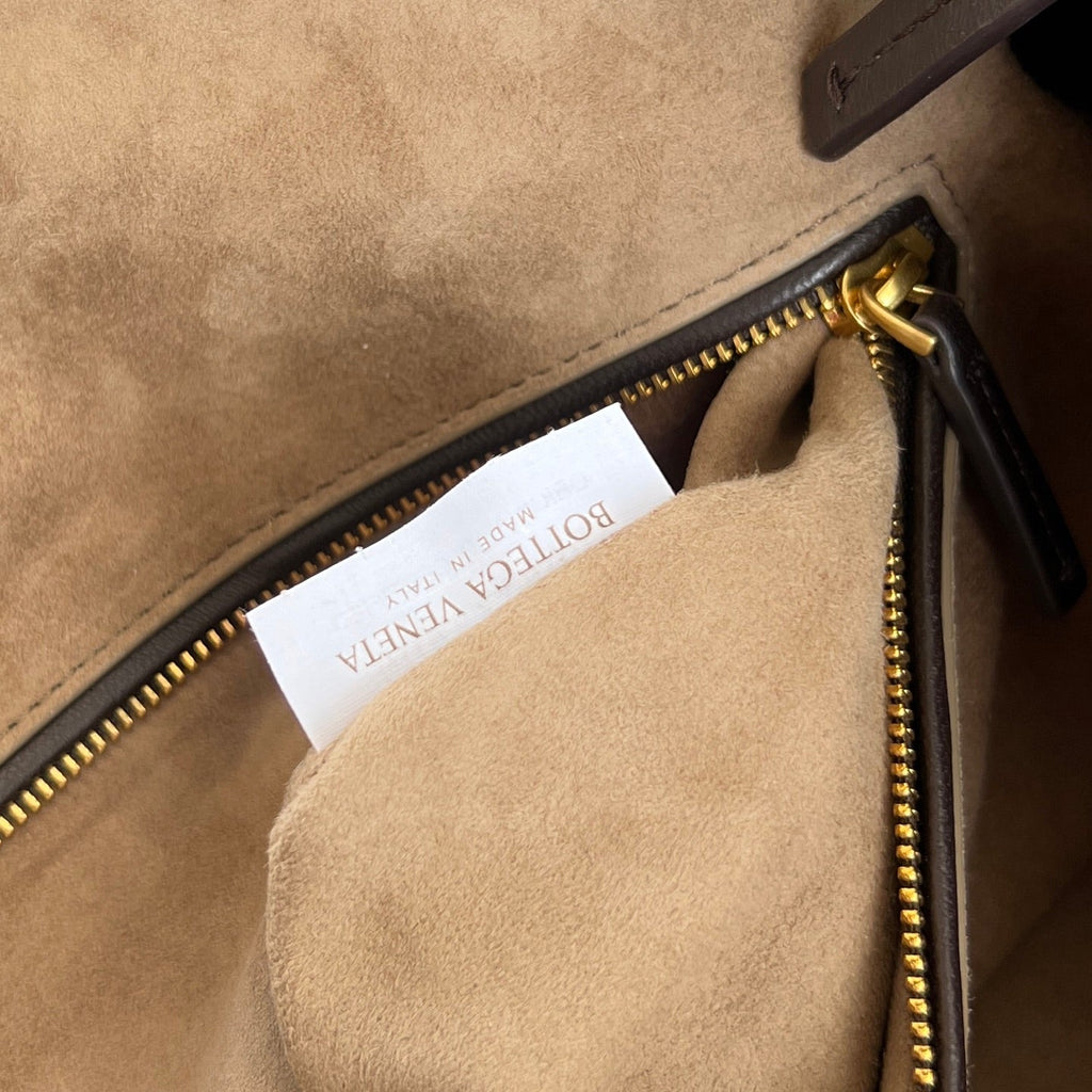 Bottega Veneta Maxi Veneta Bag 856739 in Coffee