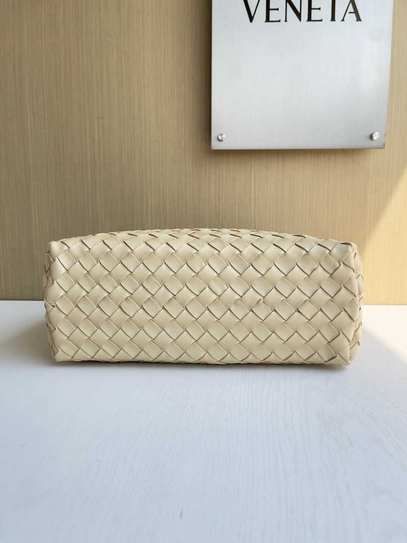 Bottega Veneta Medium Andiamo Bag 743572 Lambskin Beige